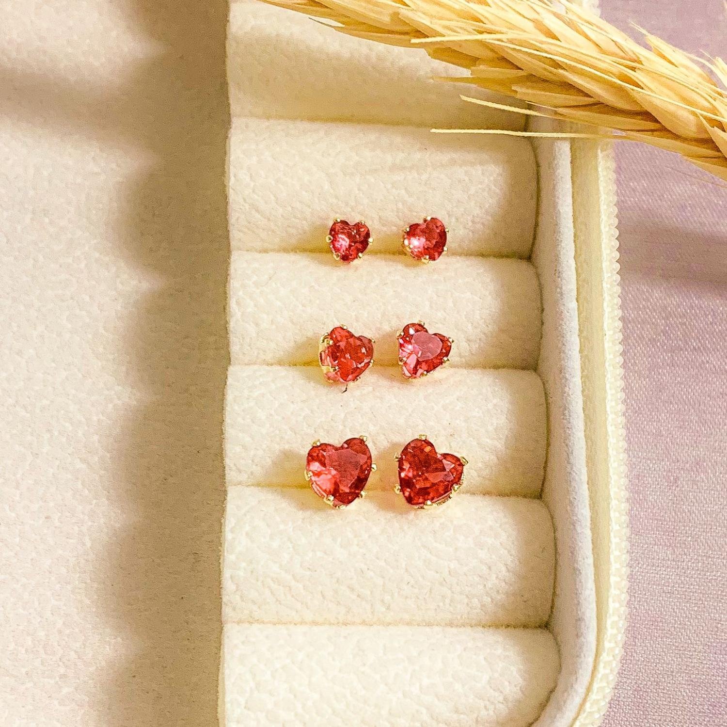 BRINCO TRIO DE CORAÇÃO EM ZIRCÔNIA PINK TRI72 OURO 18K