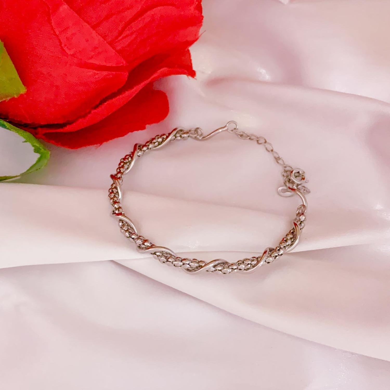BRACELETE CORRENTE PIPOQUINHA COM FIO TRANÇADO PLATINA