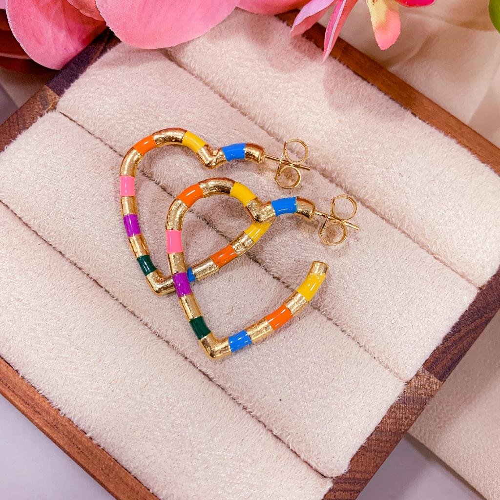 ARGOLA DE CORAÇÃO ESMALTADO COLORIDO OURO 18K