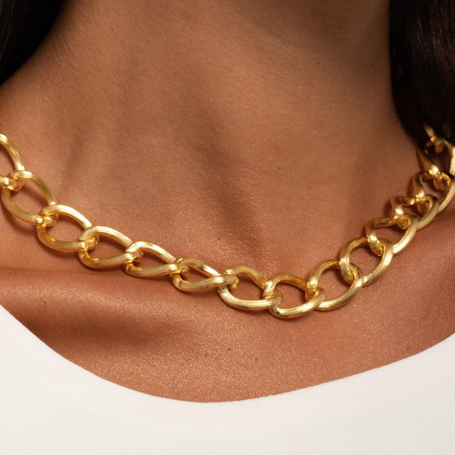 CHOCKER DE ELOS DIAMANTADOS GROSSOS OURO 18K