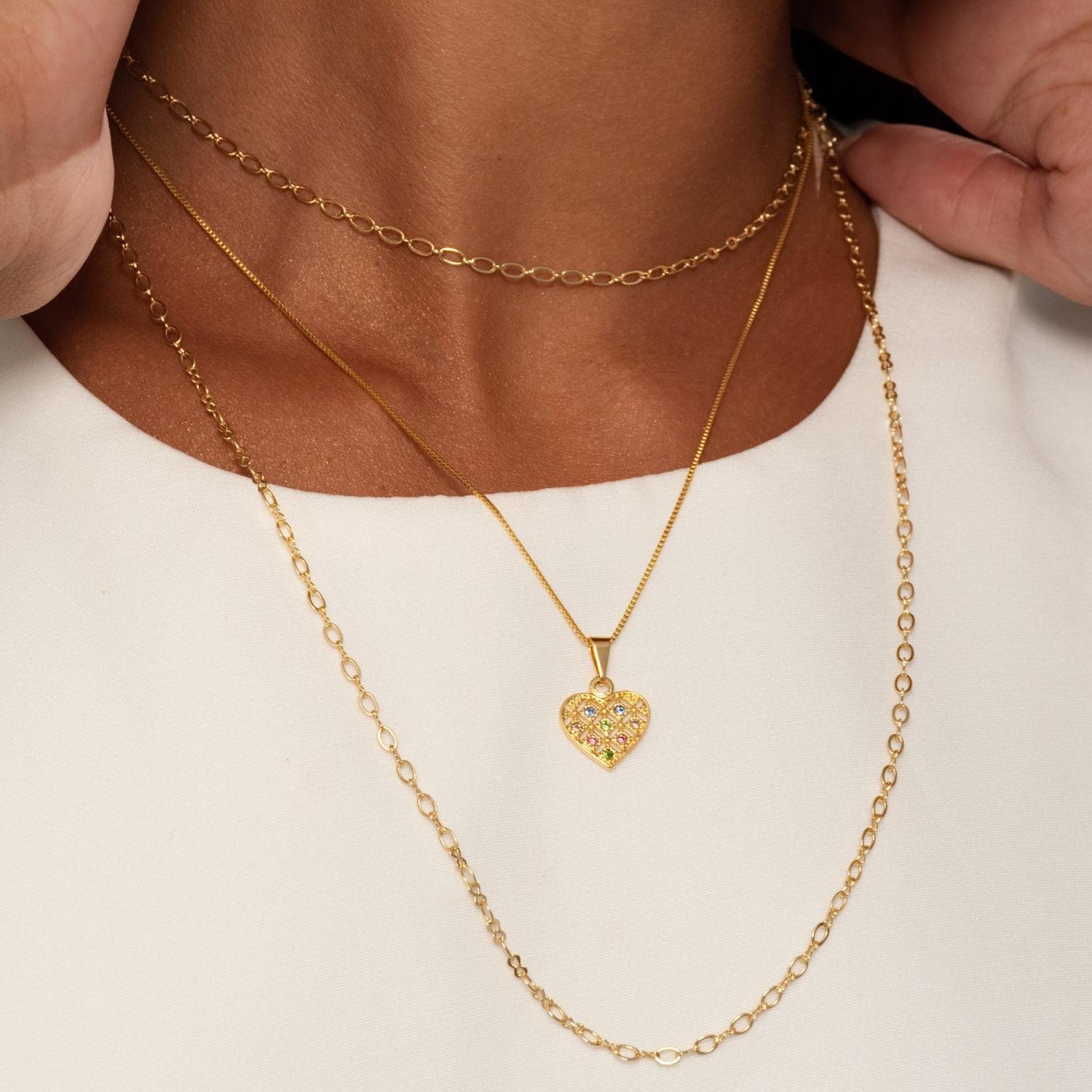 COLAR DE CORAÇÃO CRAVEJADO EM ZIRCÔNIA COLORIDA OURO 18K