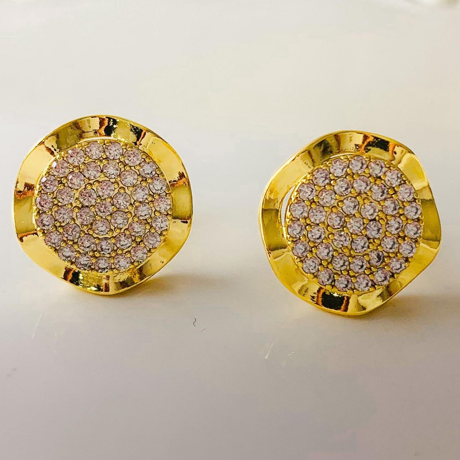 BRINCO 324 ORGANICO ZIRCONIA OURO 18K