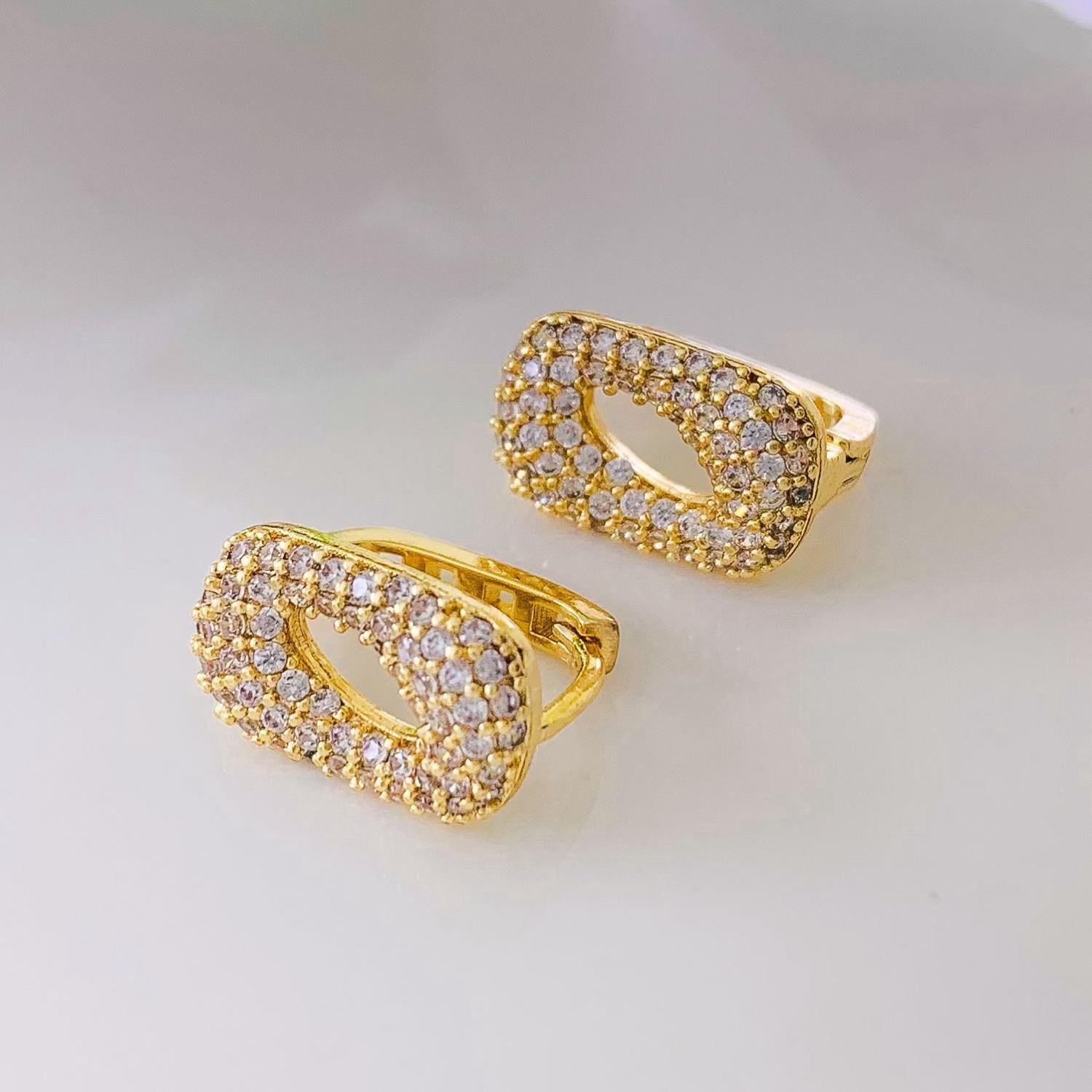 BRINCO 320 ARGOLA CLICK VAZADO ZIRCONIA OURO 18K